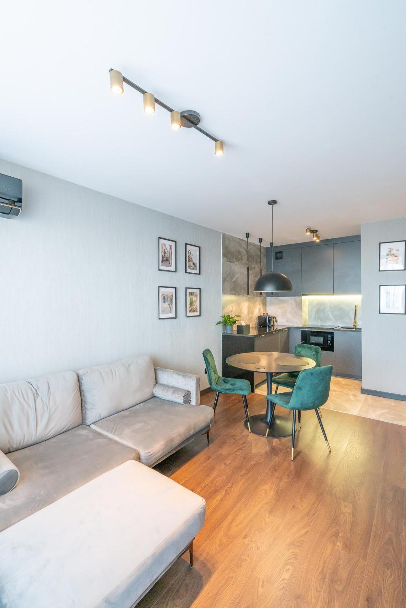 Noche Apartamenty Premium Biała Podlaska Exteriör bild