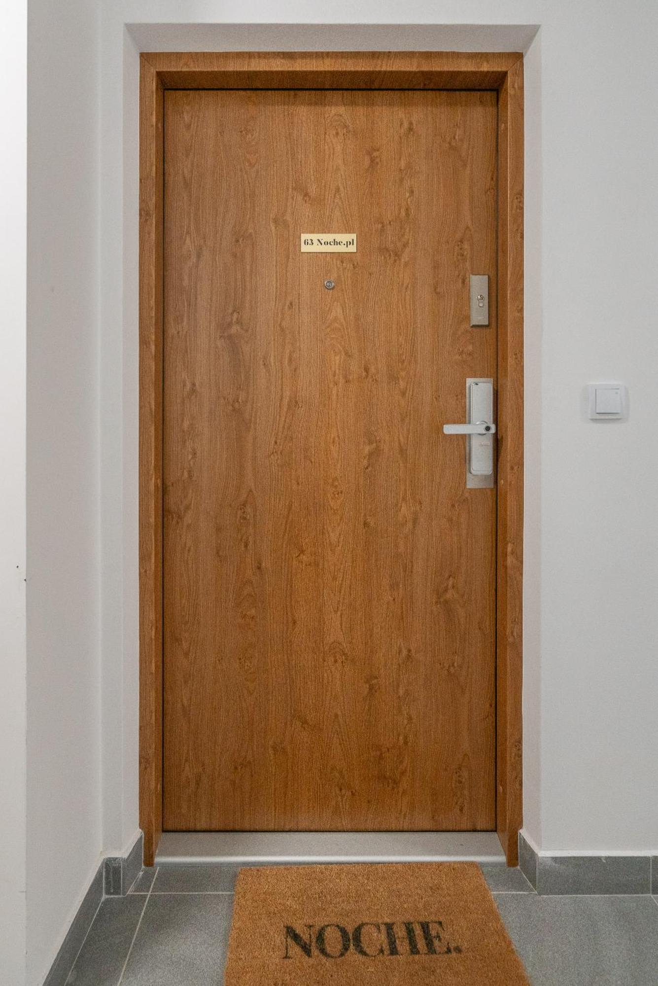 Noche Apartamenty Premium Biała Podlaska Exteriör bild